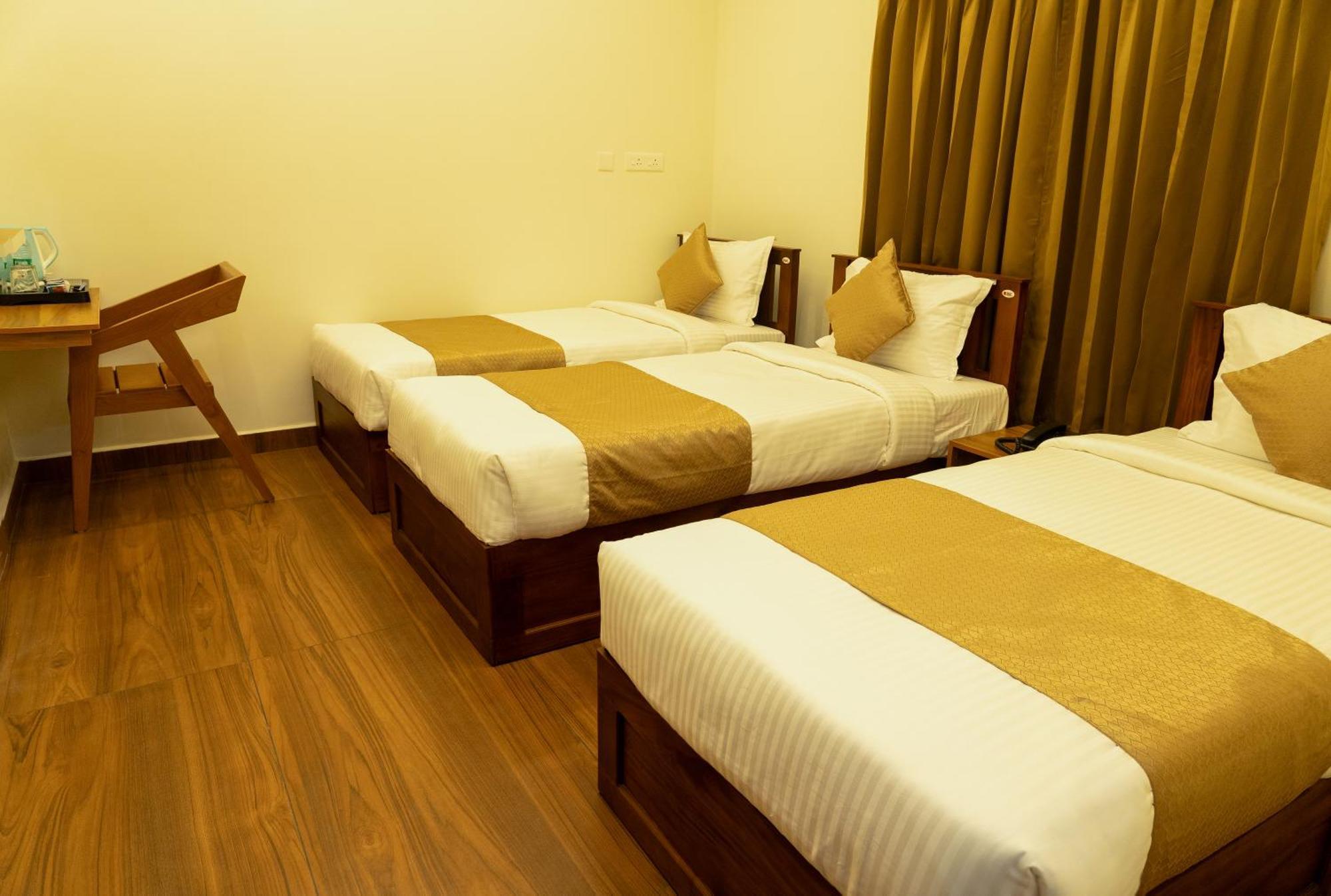 Fly View Airport Residency Hotel Nedumbassery Exterior photo